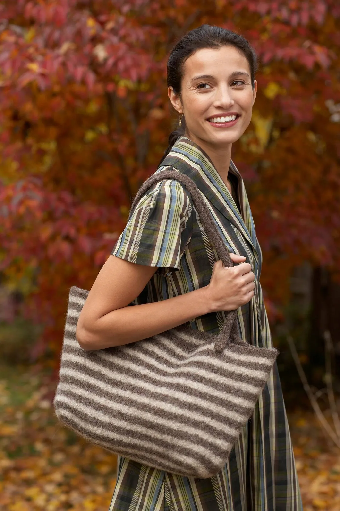 Windy City Tote by Lion Brand Yarn