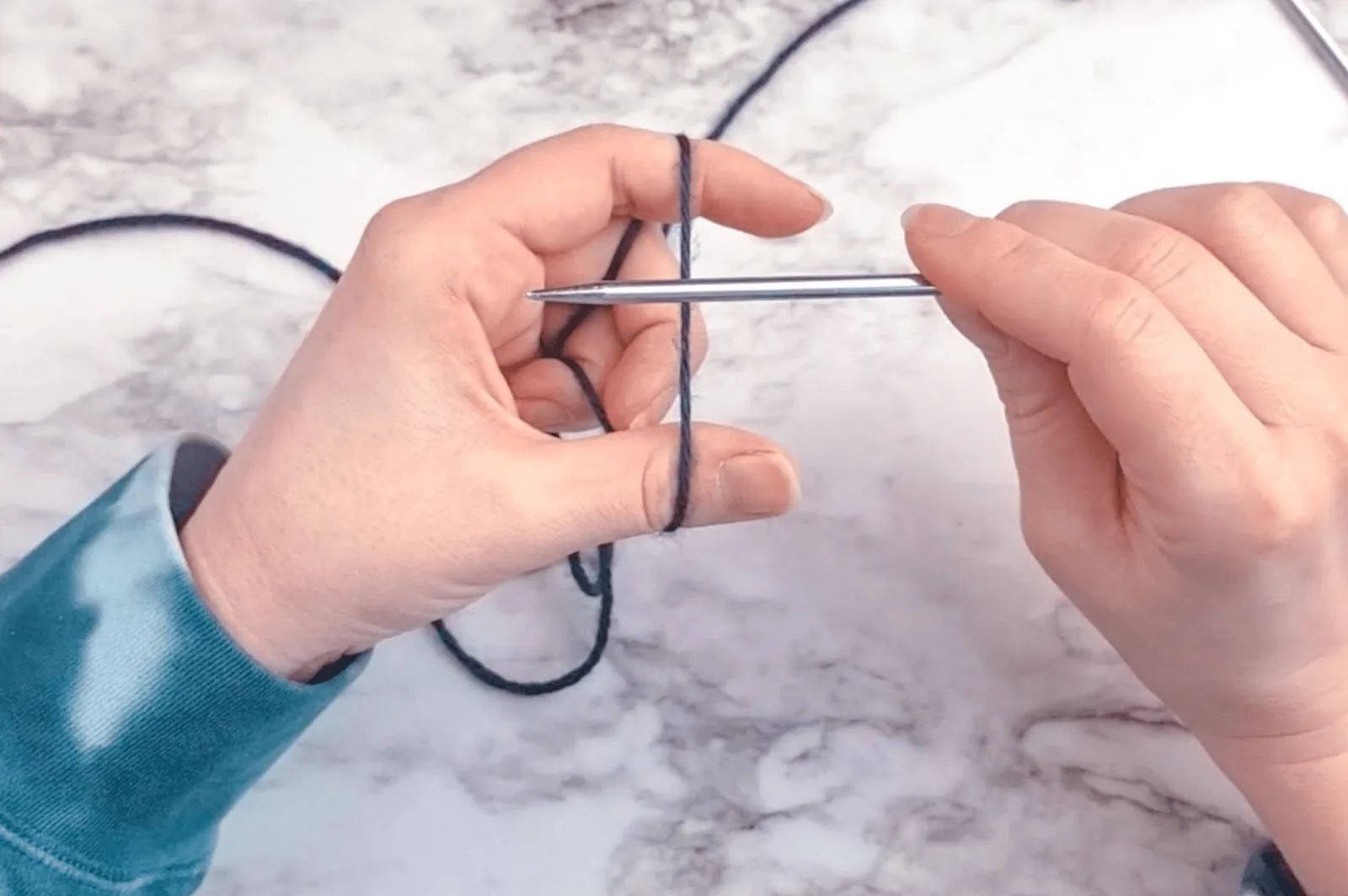 This trick is perfect if you hate those slip knot bumps (image via Becca J Norman)