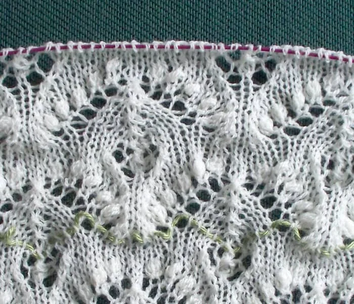 Close up of Estonian nupp stitches